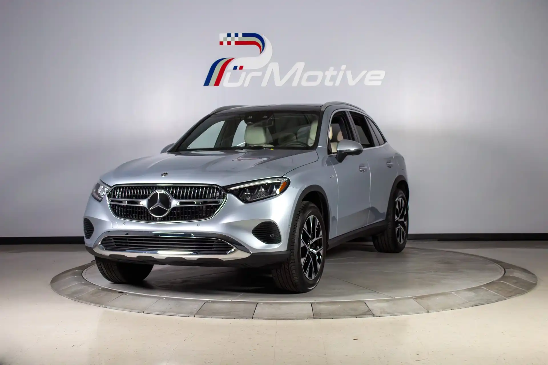 2025 Mercedes-Benz GLC GLC 350e 4MATIC's photo