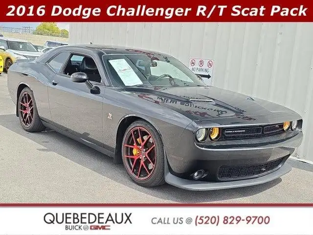 2016 Dodge Challenger Scat Pack photo 1