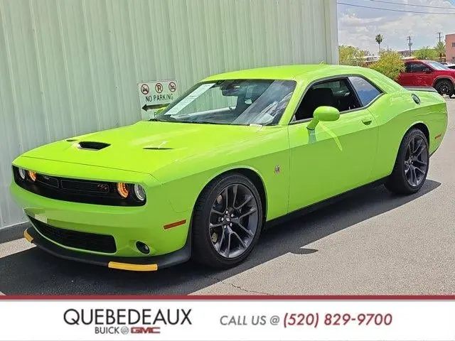2023 Dodge Challenger R/T Scat Pack photo 3