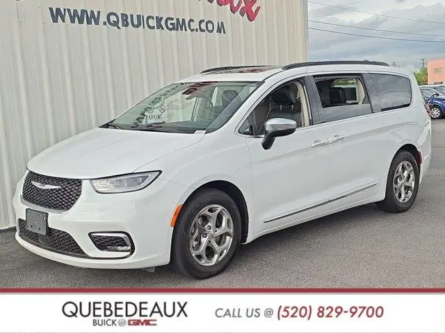 2023 Chrysler Pacifica Limited photo 3
