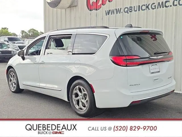 2023 Chrysler Pacifica Limited photo 5
