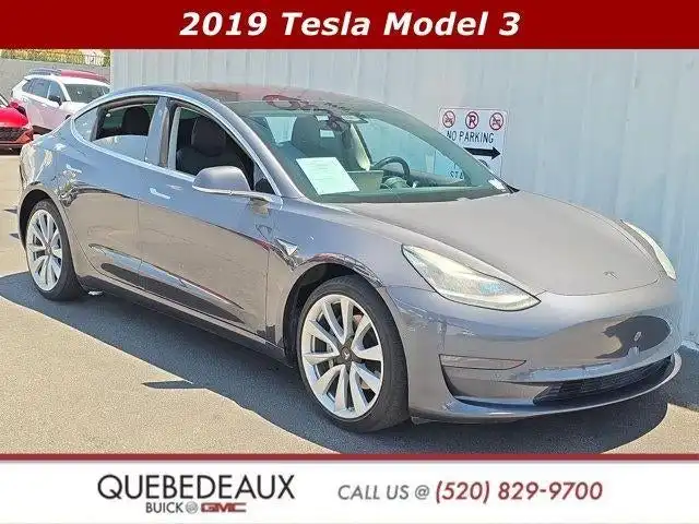 2019 Tesla Model 3 Rear-Wheel Drive Mid Range's photo