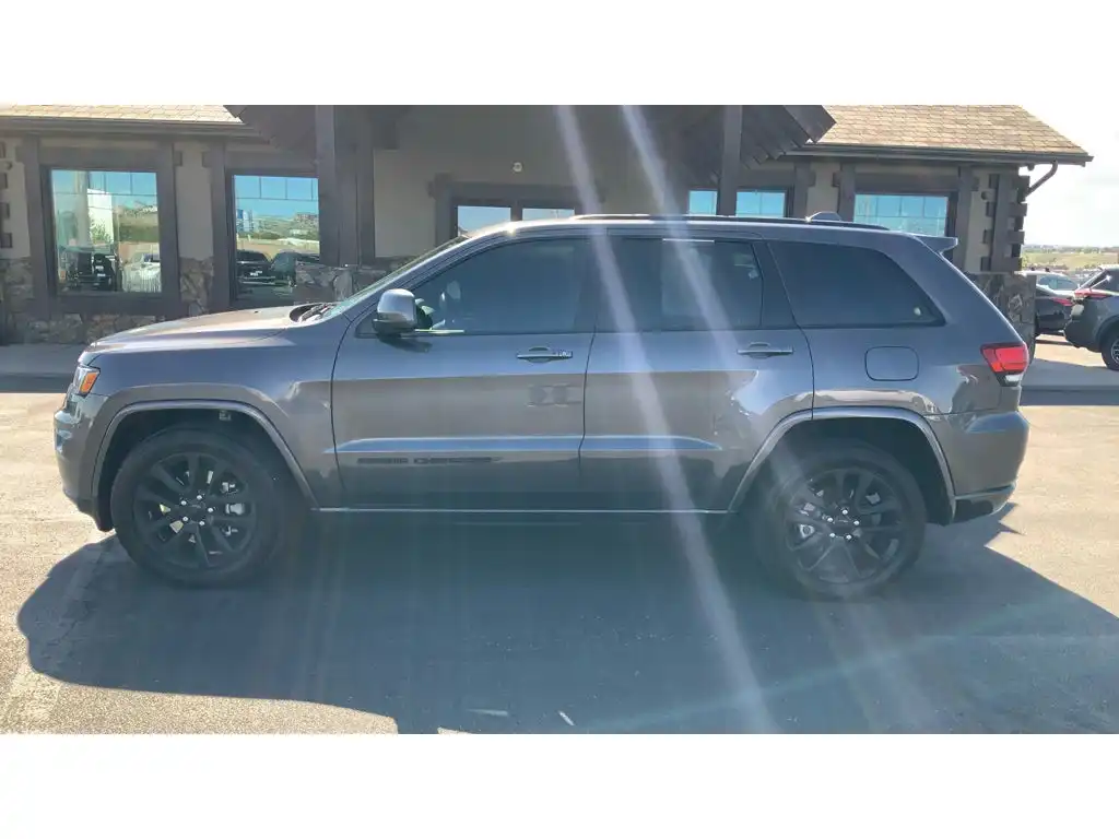 2021 Jeep Grand Cherokee Laredo X 4WD's photo