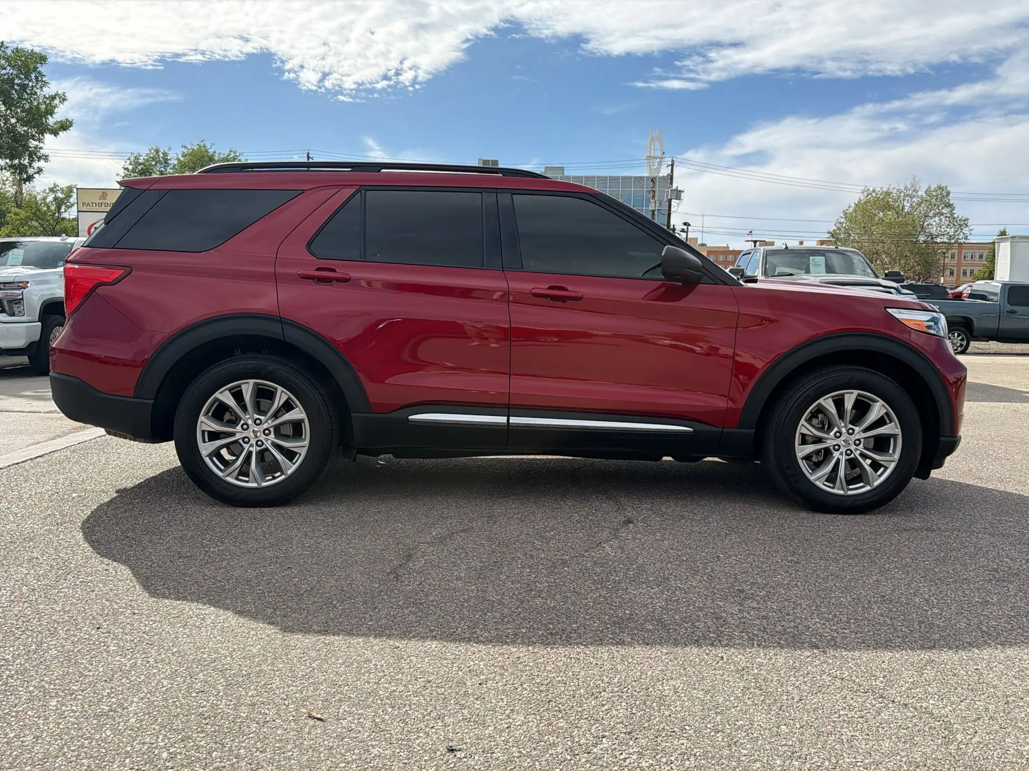 2020 Ford Explorer XLT 4WD photo 3