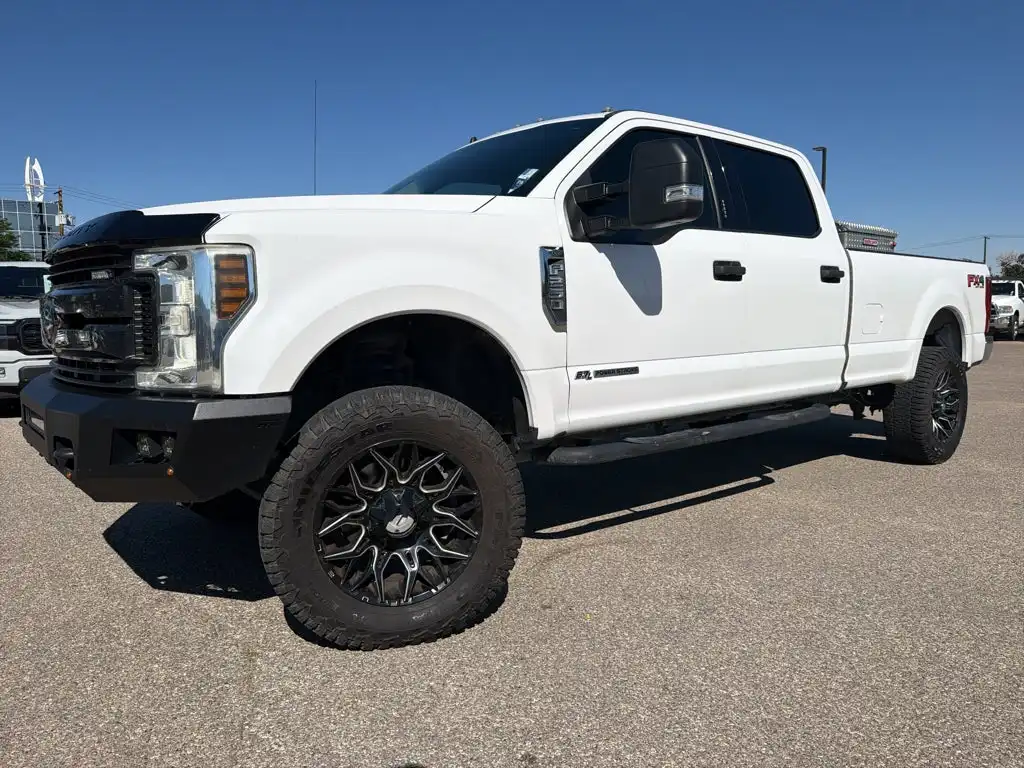 2019 Ford F-250 XLT 4WD Crew Cab 8' Box's photo