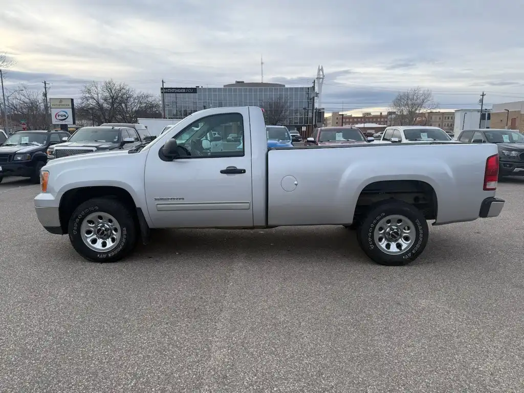 2013 GMC Sierra 4WD Regular Cab SLE LWB's photo