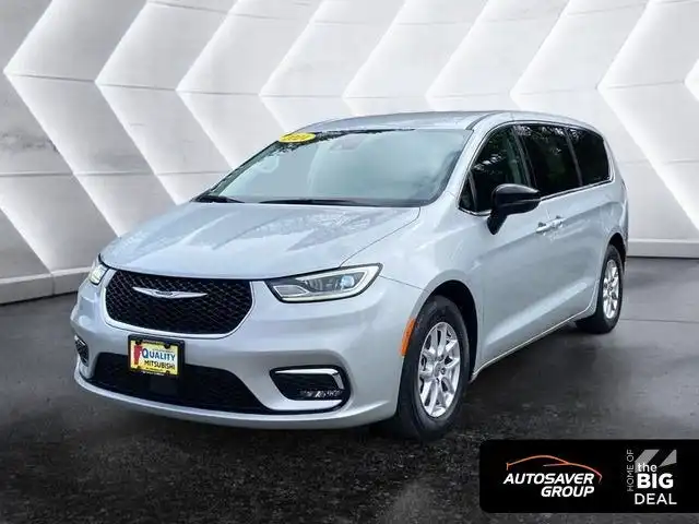 2024 Chrysler Pacifica Touring L's photo