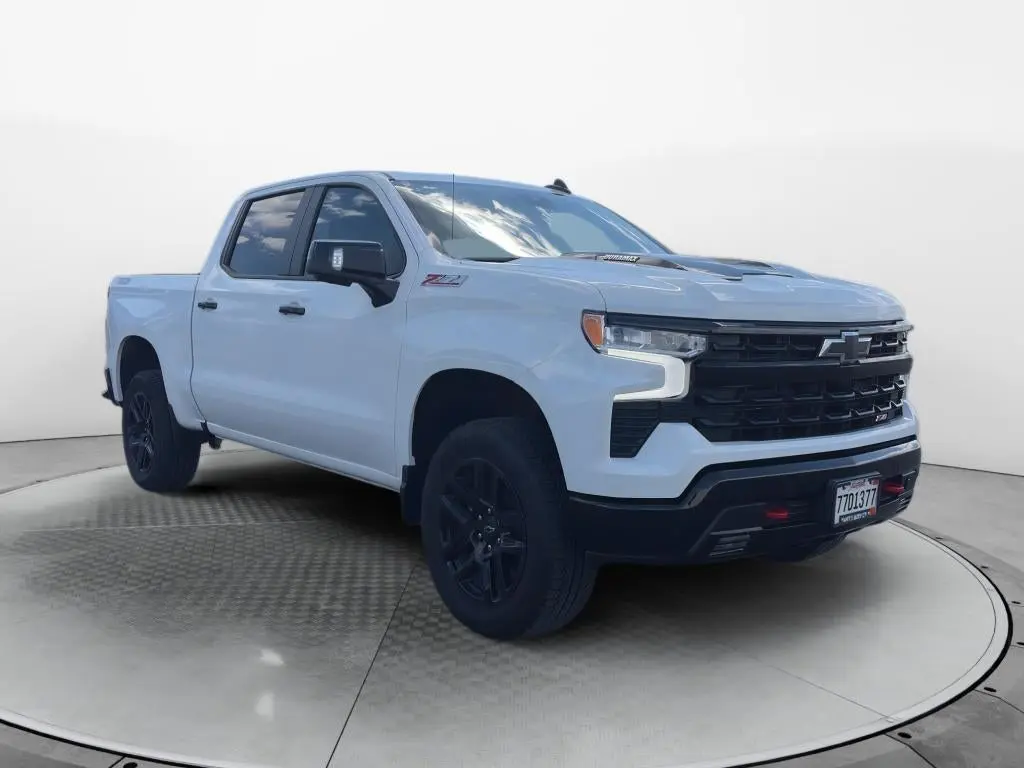 2026 Chevrolet Silverado 1500 LT Trail Boss 4X4 Crew Cab Short Box photo 4