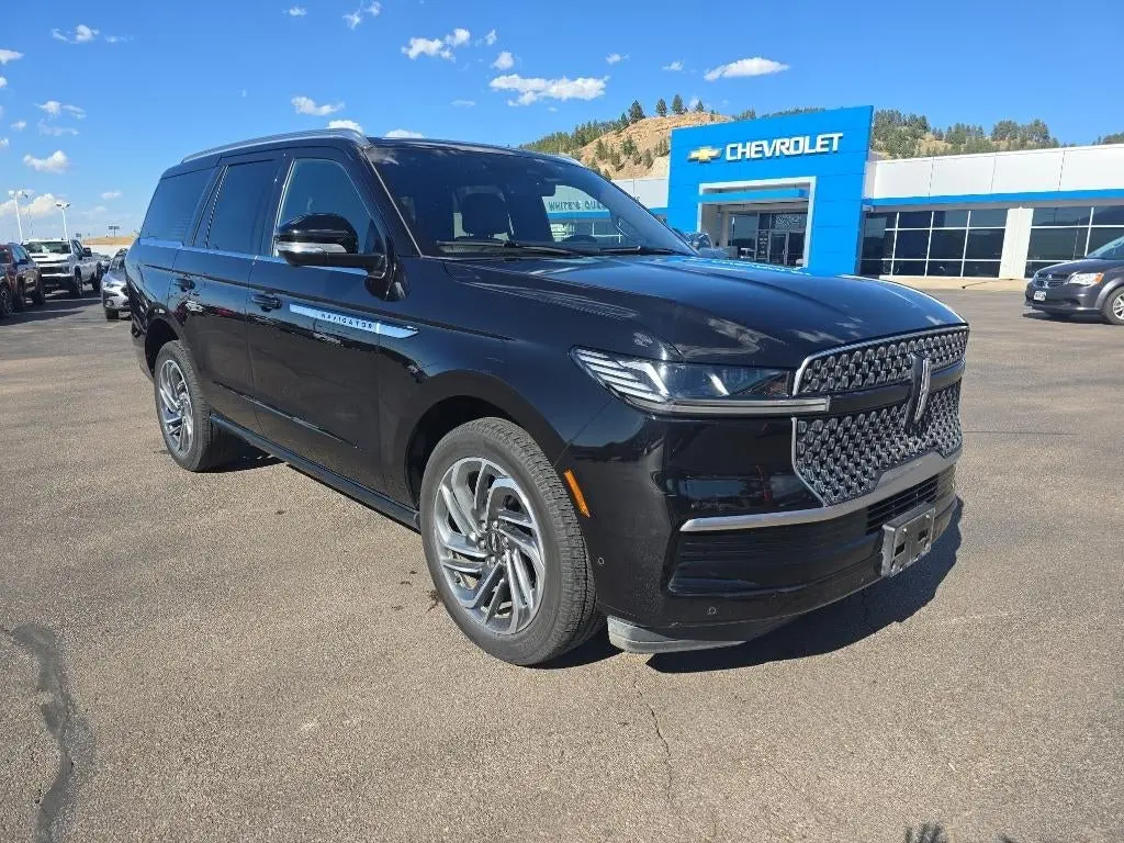 2025 Lincoln Navigator Reserve 4WD photo 4