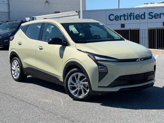 2027 Chevrolet Bolt EV LT Auto's photo