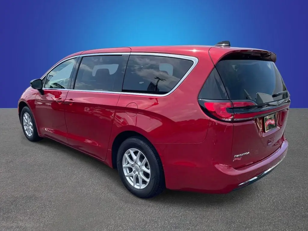 2025 Chrysler Pacifica Select photo 3