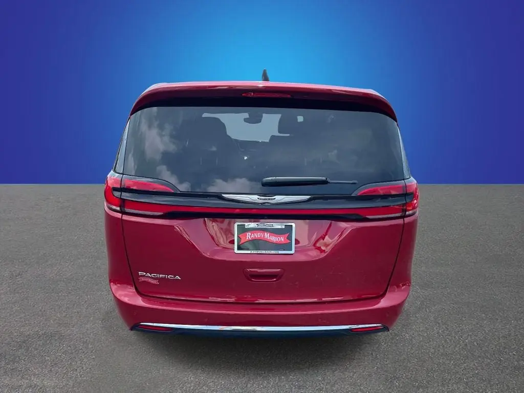 2025 Chrysler Pacifica Select photo 4