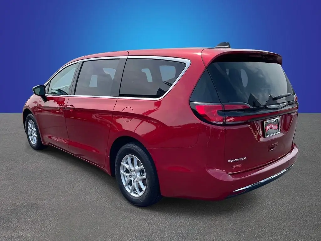 2025 Chrysler Pacifica Select photo 3
