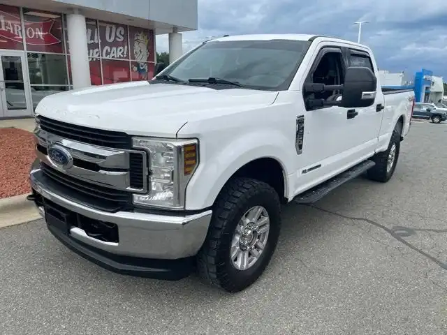 2018 Ford F-250 XLT 4x4 Crew Cab 8' Box's photo