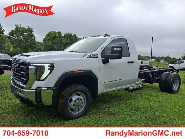 2026 GMC Sierra 4WD Regular Cab Chassis LWB Pro's photo