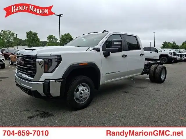 2026 GMC Sierra 4WD Crew Cab Chassis Pro's photo