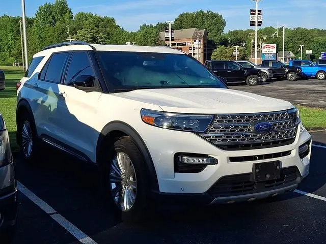 2020 Ford Explorer Limited 4WD photo 3