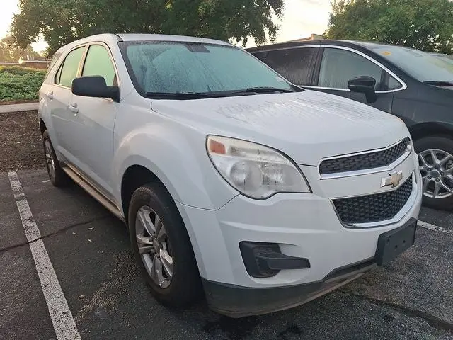 2013 Chevrolet Equinox LS photo 3