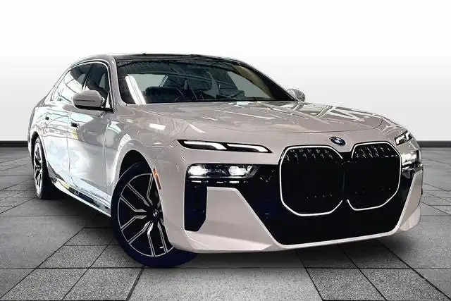 2026 BMW 7 Series 740i xDrive Sedan's photo