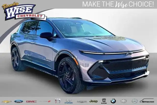 2024 Chevrolet Equinox EV 2RS FWD's photo