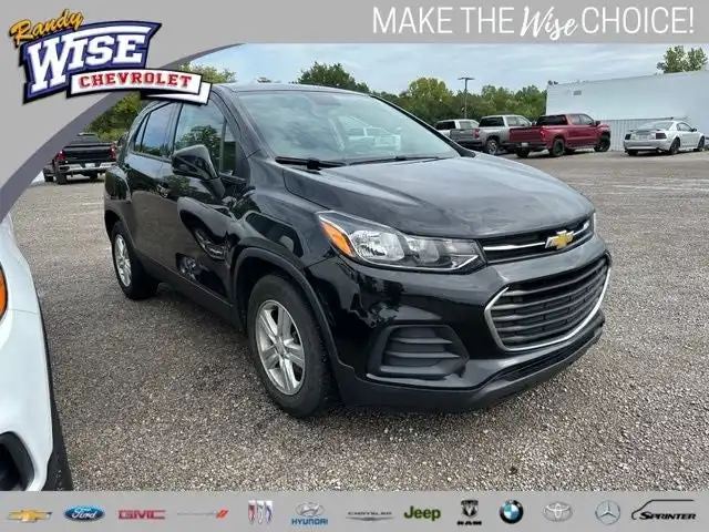 2021 Chevrolet Trax LS's photo