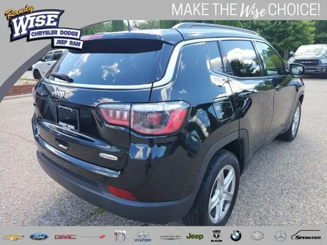 2024 Jeep Compass Latitude 4X4 photo 3