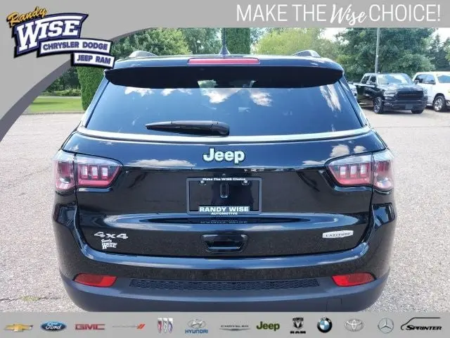 2024 Jeep Compass Latitude 4X4 photo 4
