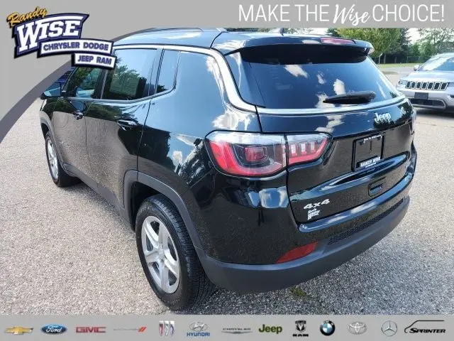 2024 Jeep Compass Latitude 4X4 photo 5