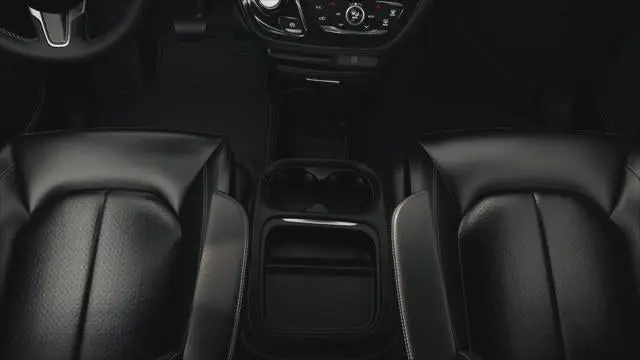 2027 Chrysler Pacifica Select photo 3
