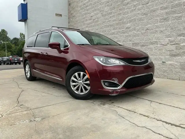 2018 Chrysler Pacifica Touring L Plus photo 1