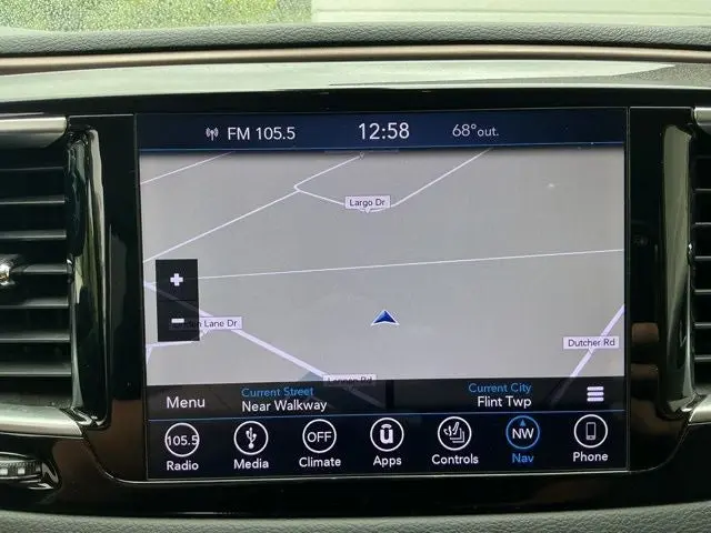 2018 Chrysler Pacifica Touring L Plus photo 3