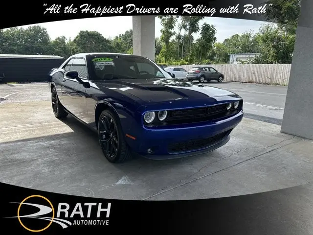 2021 Dodge Challenger SXT Auto photo 4