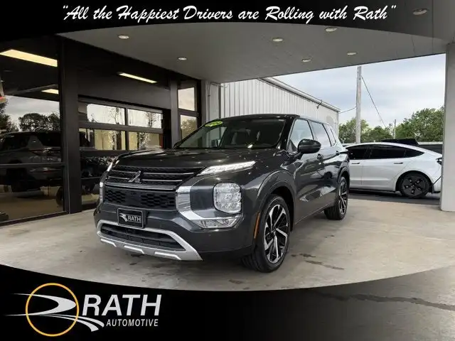 2024 Mitsubishi Outlander SE 2WD's photo