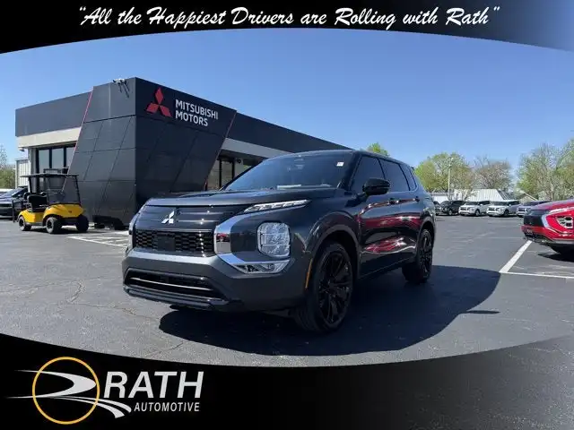 2026 Mitsubishi Outlander LE FWD's photo