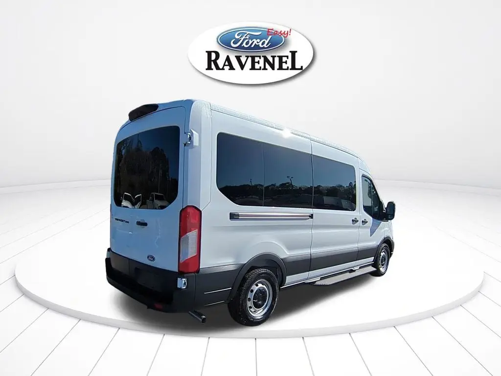 2026 Ford Transit XL 350 Med Roof Sliding Pass. 148 photo 4