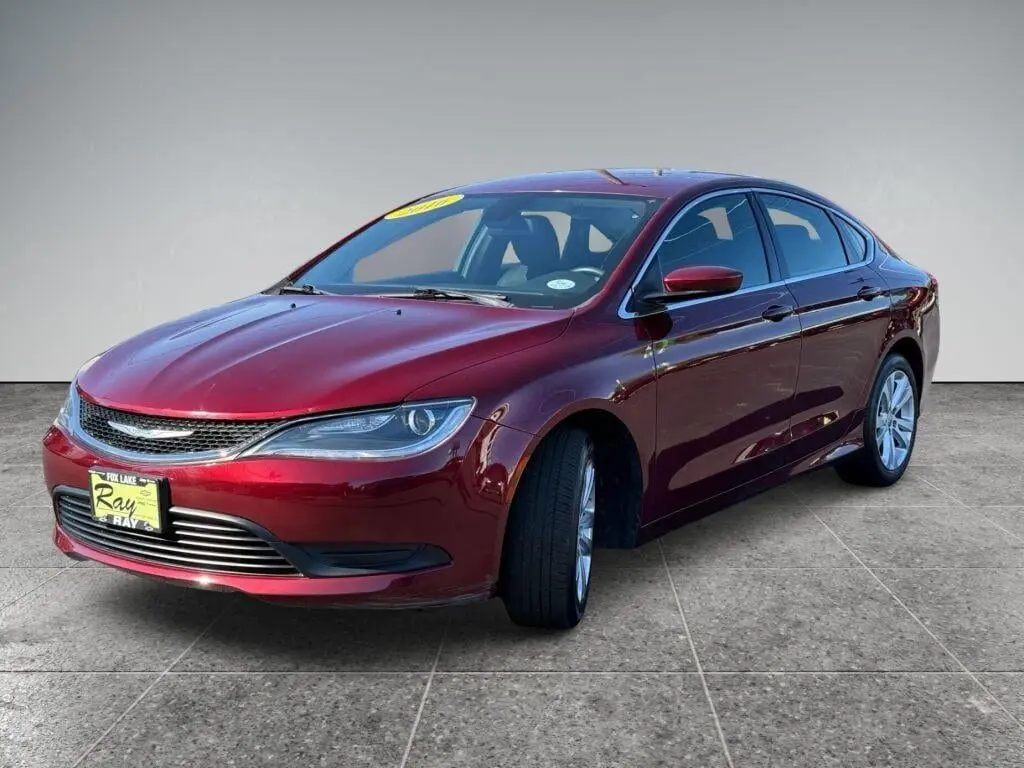 2016 Chrysler 200 Touring photo 4