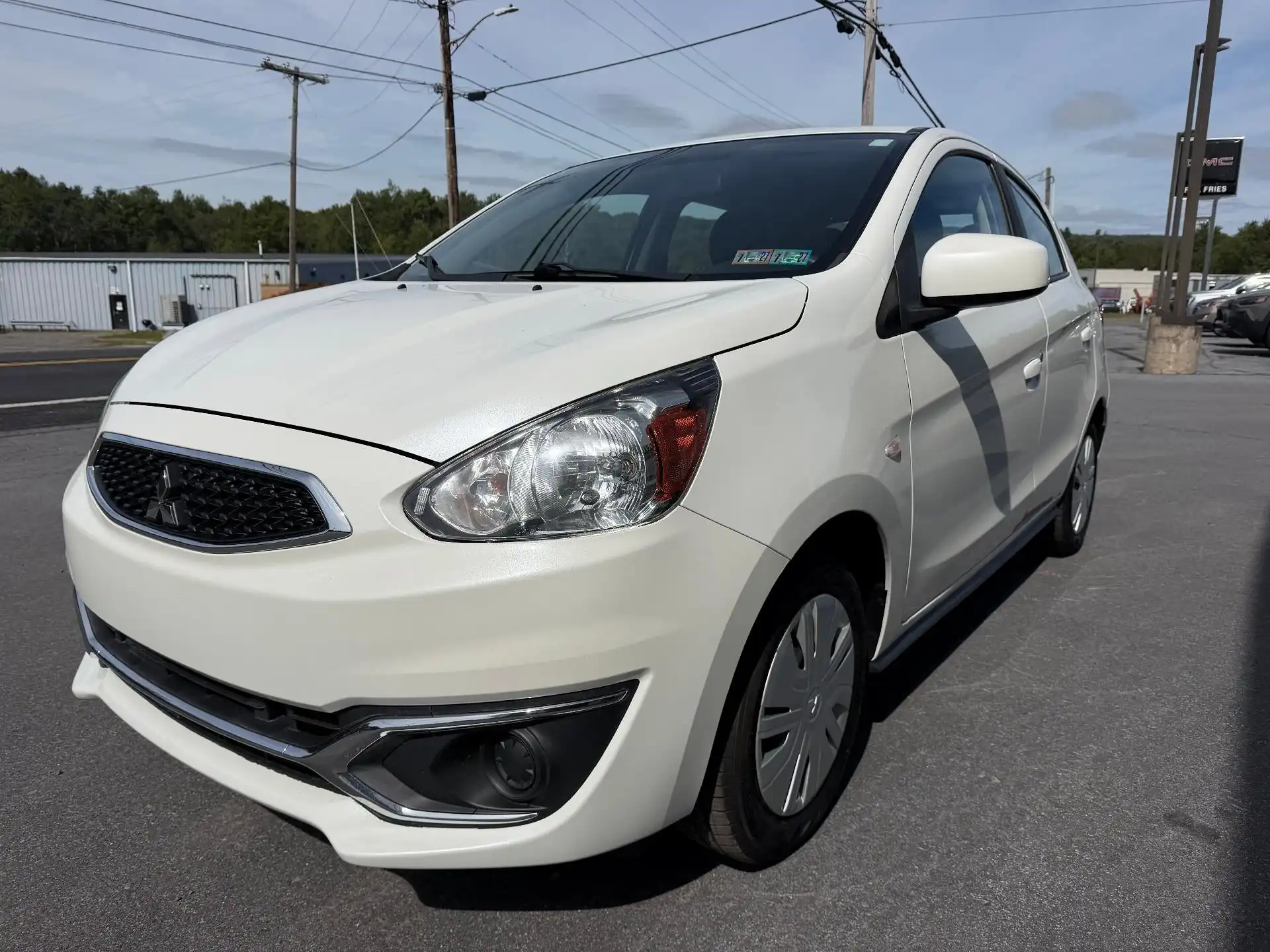 2019 Mitsubishi Mirage ES's photo