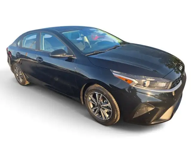 2024 Kia Forte LXS AT's photo