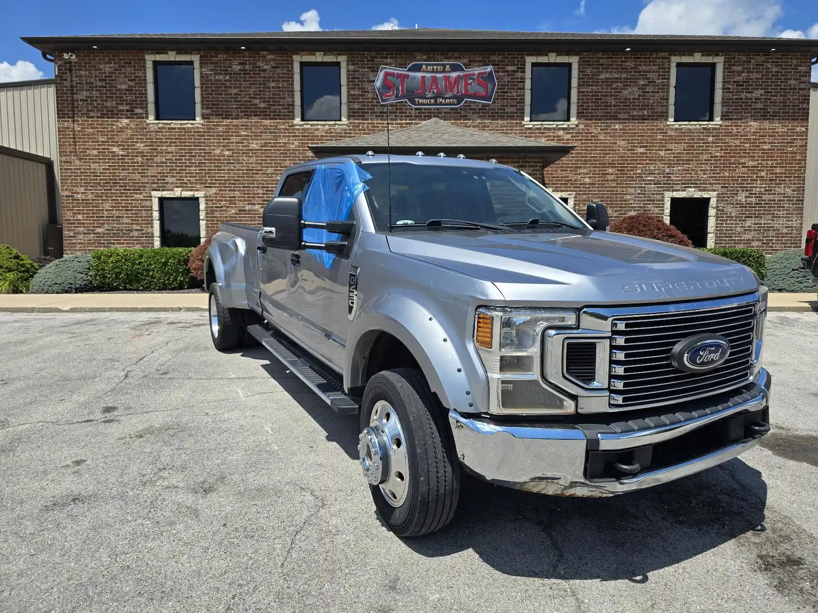 2022 Ford F-450 XLT 4x4 Crew Cab 8' Box DRW's photo