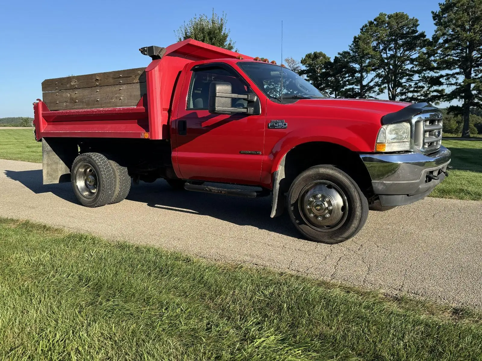 2003 Ford F-450 450 Dump Truck's photo