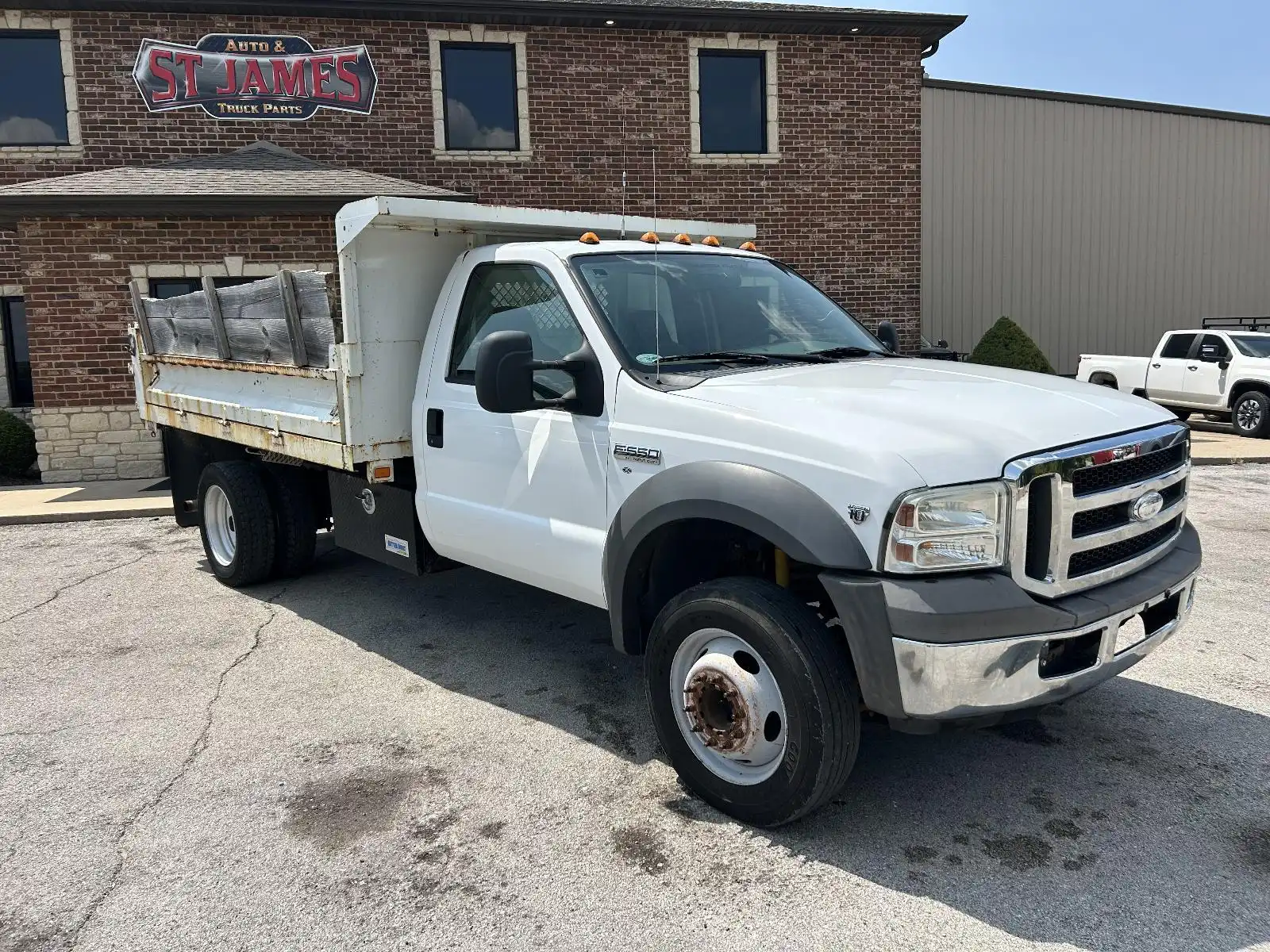 2005 Ford F-550's photo