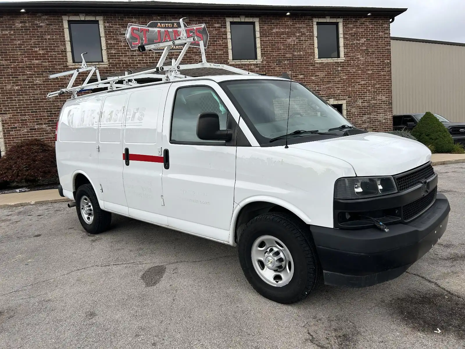 2021 Chevrolet Express 2500 Work Van HD's photo