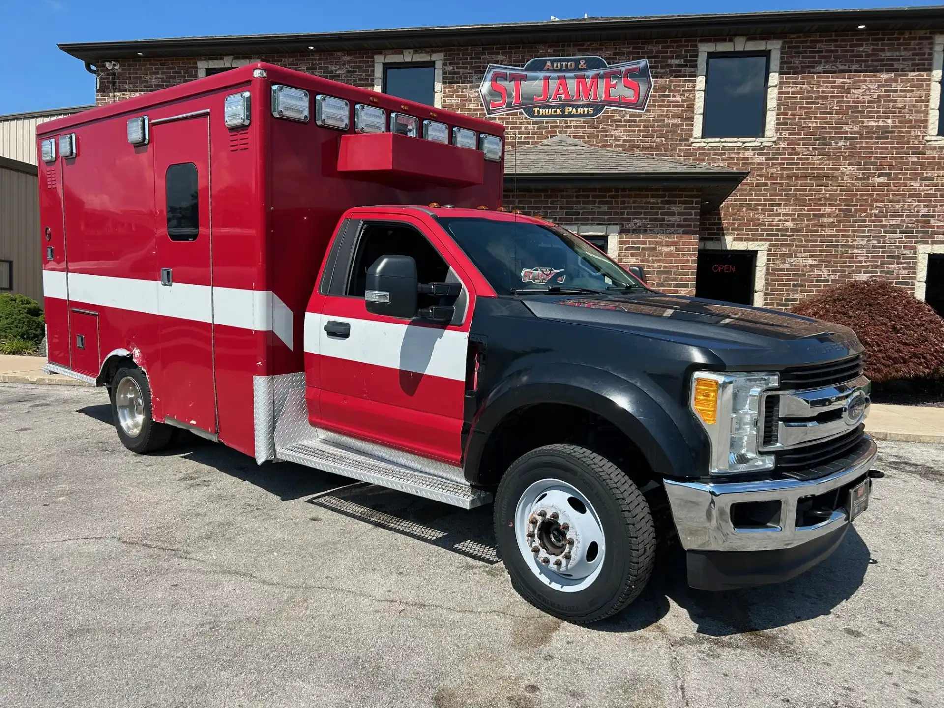 2018 Ford F-450 XLT 4x4 Regular Cab 169-In DRW's photo