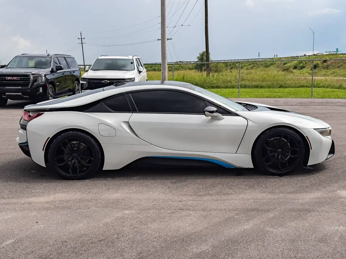 2015 BMW i8 undefined photo 3