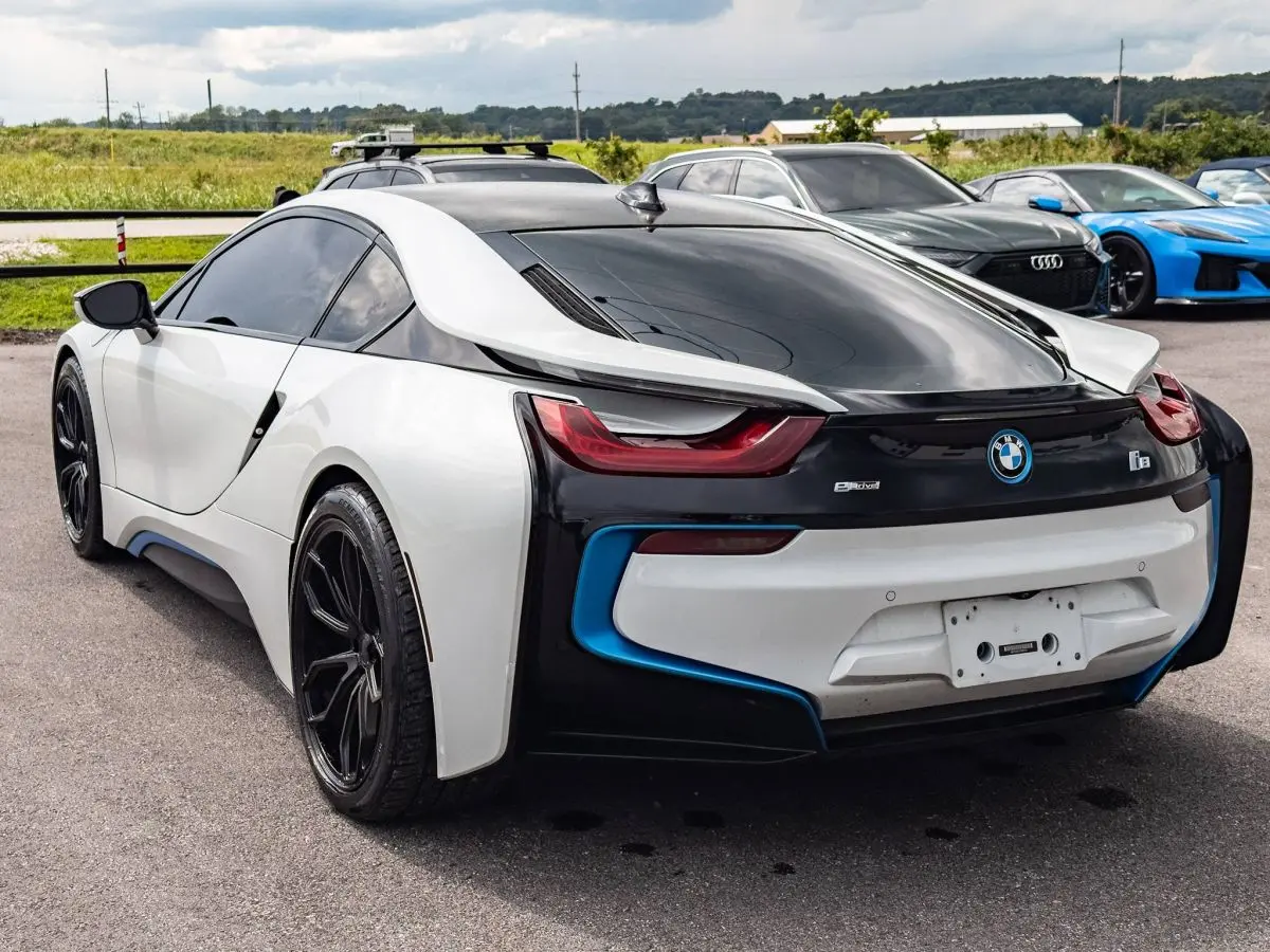 2015 BMW i8 undefined photo 4