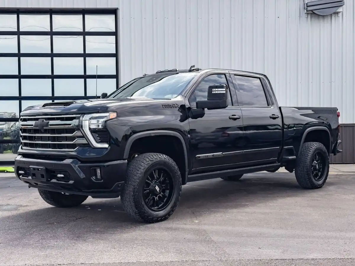 2024 Chevrolet Silverado HD High Country 4WD Crew Cab Standard Box's photo