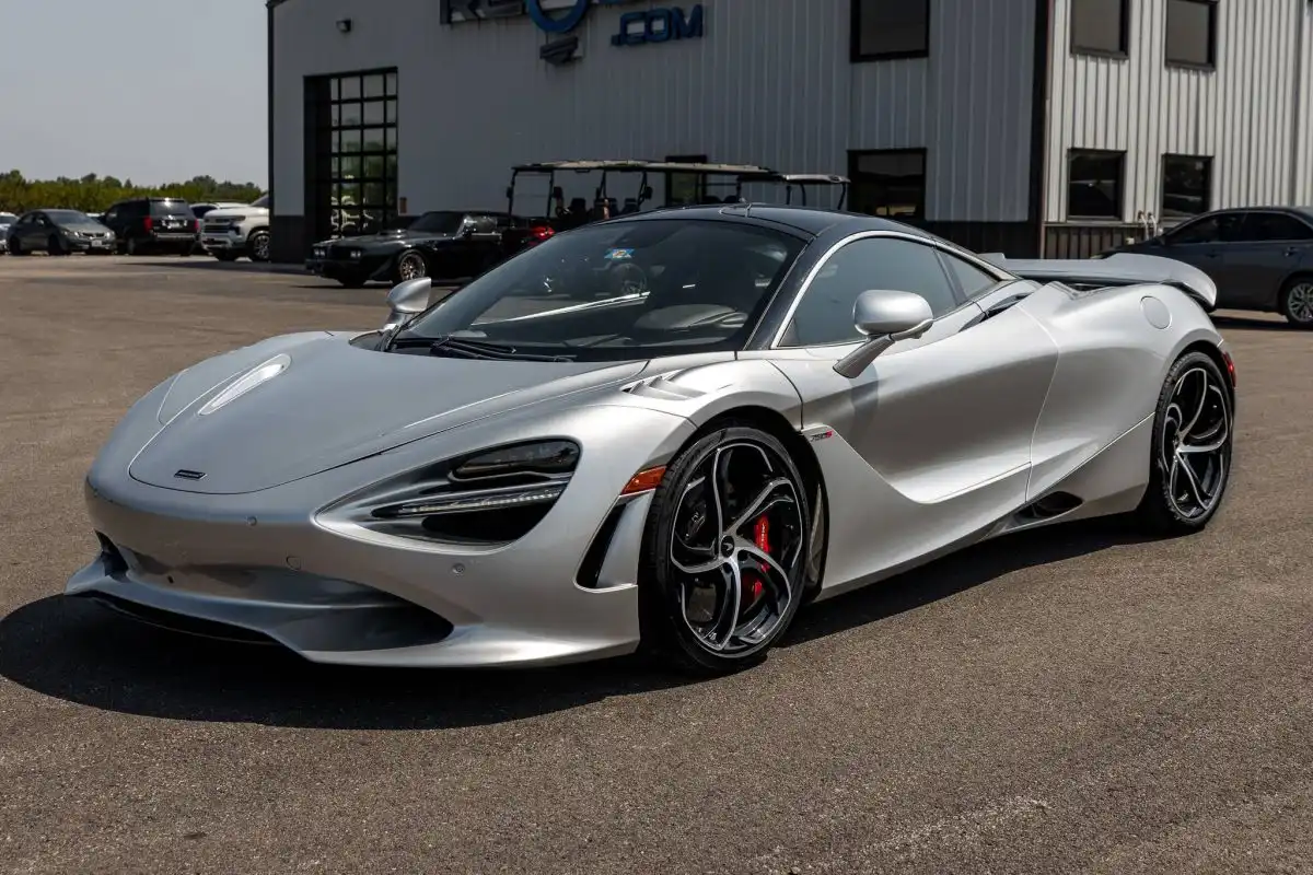 2024 McLaren 750S 4.0 V8's photo