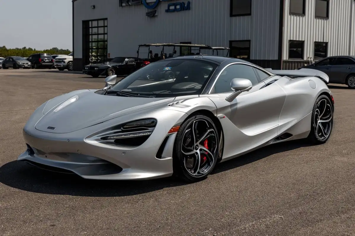 2024 McLaren 750S 4.0 V8's photo