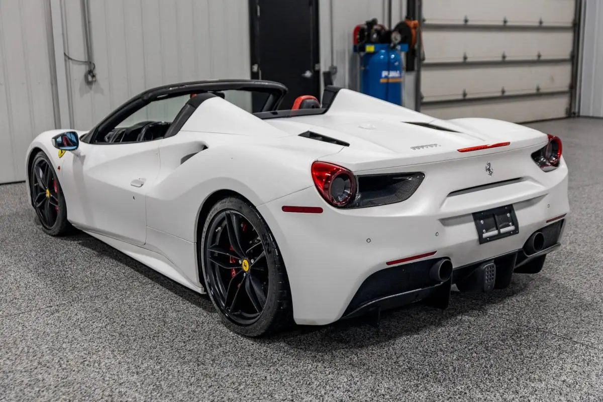 2017 Ferrari 488 Base photo 4