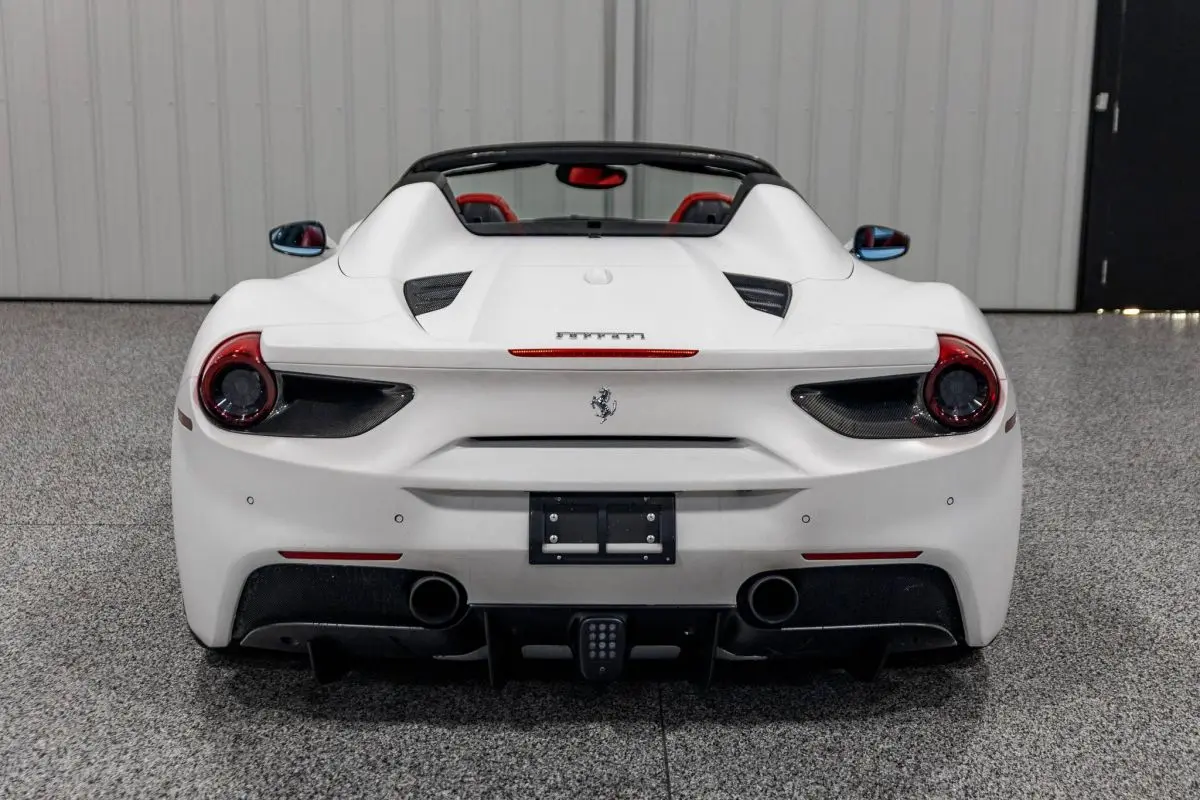 2017 Ferrari 488 Base photo 5